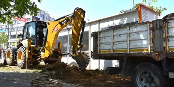 Meydanda Yaya Kaldırımı Genişliyor