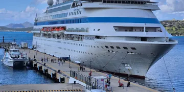 Bodrum’a sezonun ilk yolcu gemisi geldi