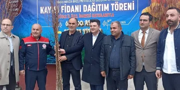 Sivas’ta çiftçilere 50 bin kayısı fidanı dağıtıldı
