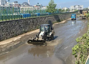 Büyükşehir’den Mandıras Deresi’nde yaz temizliği