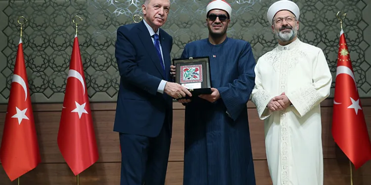 “Ya aslımıza dönecek ya da yapamadıklarımız için nedamet getirmeye devam edeceğiz”