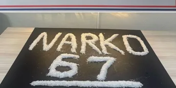 Polisin durdurduğu araçtan uyuşturucu çıktı; 2 şüpheli gözaltında