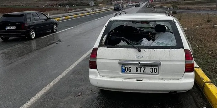 Yağış zincirleme kazaya yol açtı: 3 yaralı