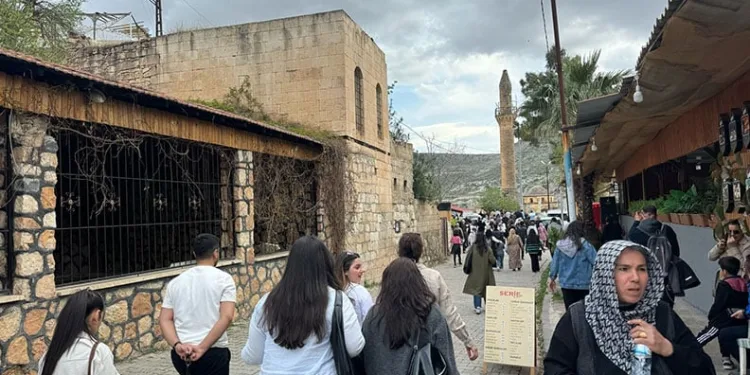 Halfeti, bayram tatilinde ziyaretçi akınına uğradı