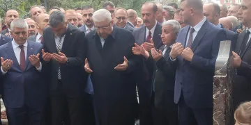 Bursa’da araçtan çıkan egzoz dumanı fabrikayı aratmadı