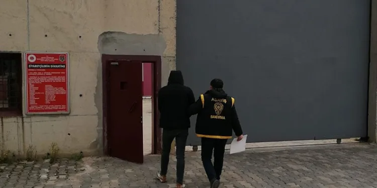 Balıkesir’de hapis cezası bulunan firarilere eş zamanlı operasyon