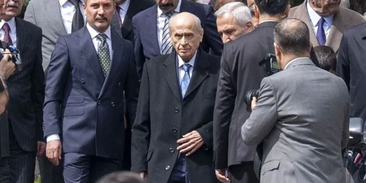 Devlet Bahçeli, Alparslan Türkeş’in mezarını ziyaret etti