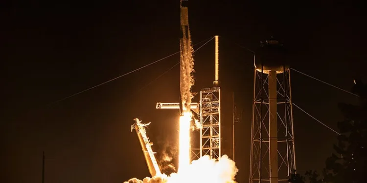 SpaceX, kutup yörüngesine ilk insanlı uzay uçuşunu gerçekleştirdi