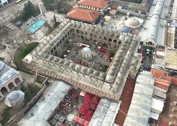 Bursa’nın Tarihi Hanlar ve Çarşılar Bölgesi nefes aldı