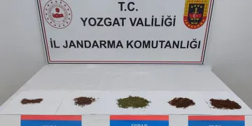 Şüpheli araçta uyuşturucu madde yakalandı