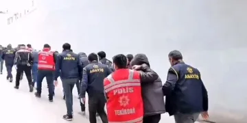 Kablo hırsızlığı çetesi çökertildi