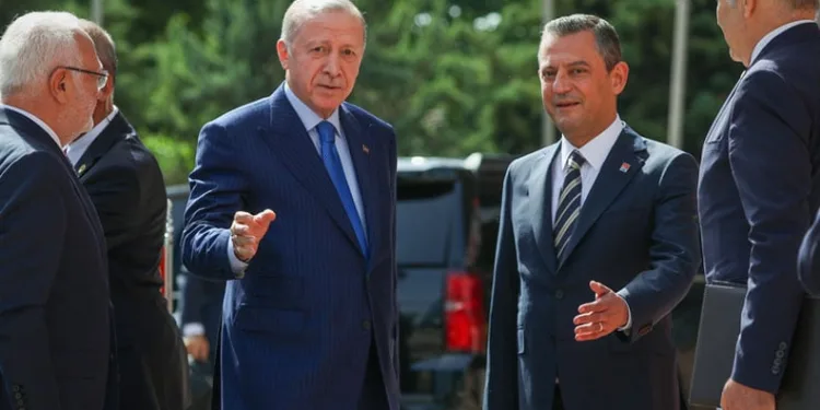 Cumhurbaşkanı Erdoğan Özgür Özel’e dava açtı