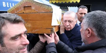Cumhurbaşkanı Erdoğan, Kocaeli’de Burhan Abiş’in cenazesine katıldı