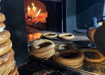 Bursa’da 100 gram simit 25 lira oldu