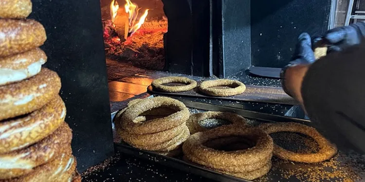 Bursa’da 100 gram simit 25 lira oldu
