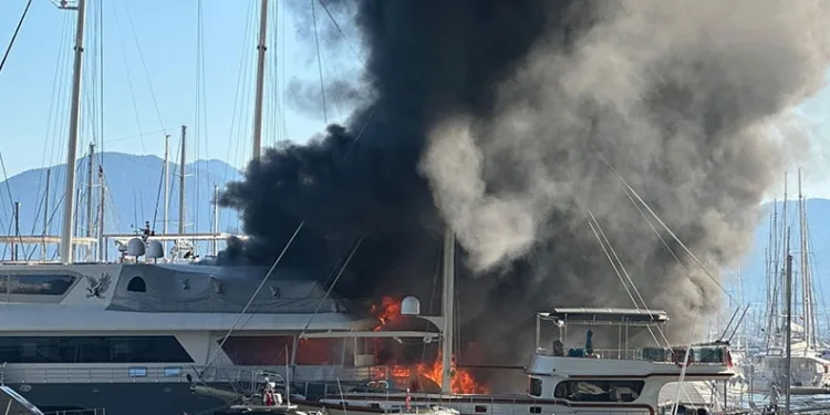 Fethiye’de marinada yangın