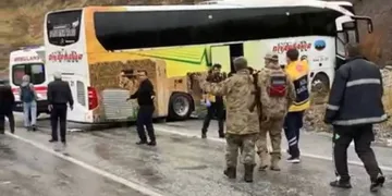 Otobüsle tankerin çarpıştığı kazada 1 kişi hayatını kaybetti
