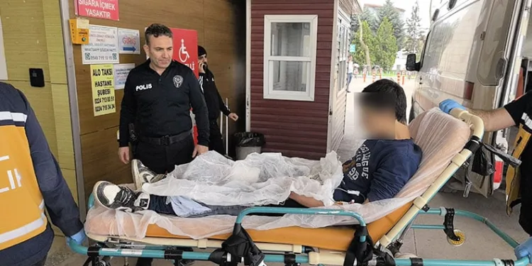 Bursa’da 14 yaşındaki çocuk, aynı yaştaki arkadaşı tarafından bıçaklandı