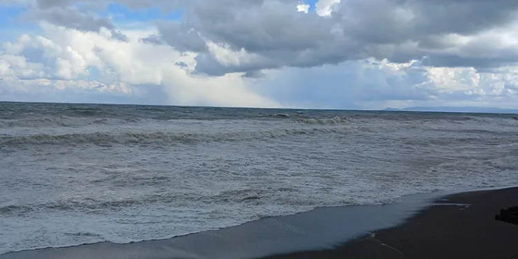 Batı Karadeniz’de fırtına etkili oluyor
