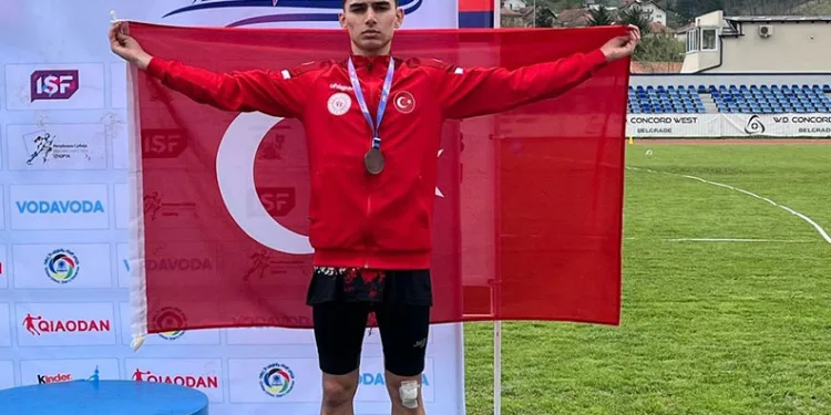 Bursalı Milli atletten dünya üçüncülüğü