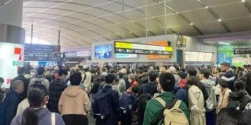 Japonya’da tren istasyonunda şüpheli paket paniği