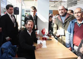 Serhan Asker Osmangazi’de okurlarıyla buluştu