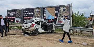Gaziantep’te tır ile çarpışan otomobildeki anne-oğul hayatını kaybetti