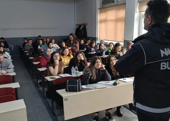 Bursa Narkotik polisi gençleri uyardı