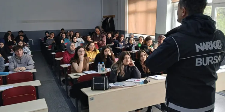 Bursa Narkotik polisi gençleri uyardı