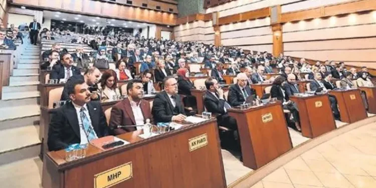 İBB Meclis Toplantısında borç gündemi