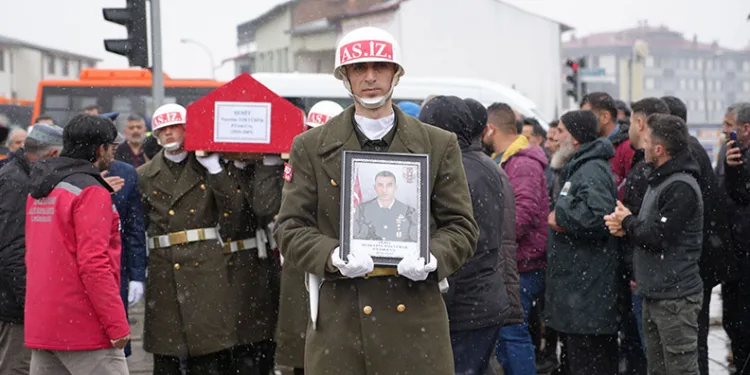 Erzurum şehidini uğurladı