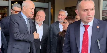 Numan Kurtulmuş, Sırrı Süreyya Önder’i ziyaret etti