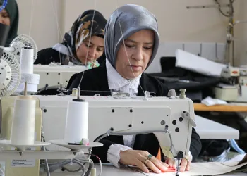 Tekstil atıkları Bursalı kadınların elinde yeni ürüne dönüşüyor