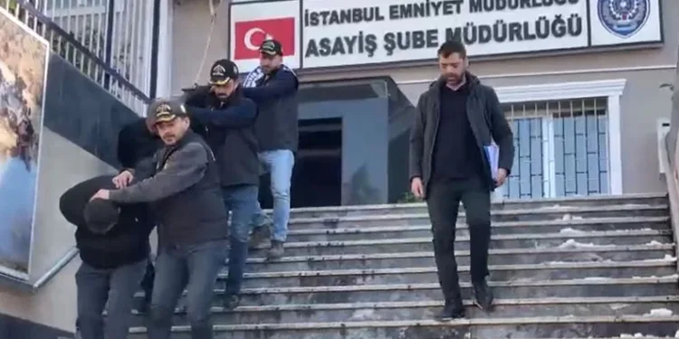 Malatya’da kontrolden çıkan minibüs devrildi: 5 yaralı