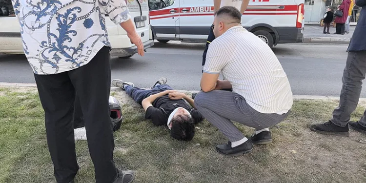 Motosikletli genç ölümden döndü
