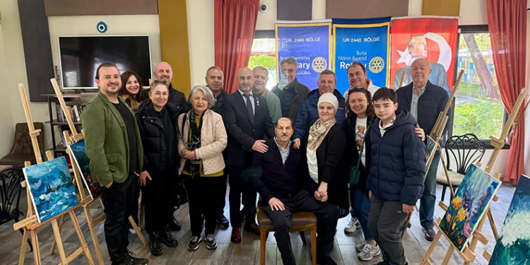 Rotaryen Latif Gökçe’nin resimleri kanser hastalarına nefes oldu
