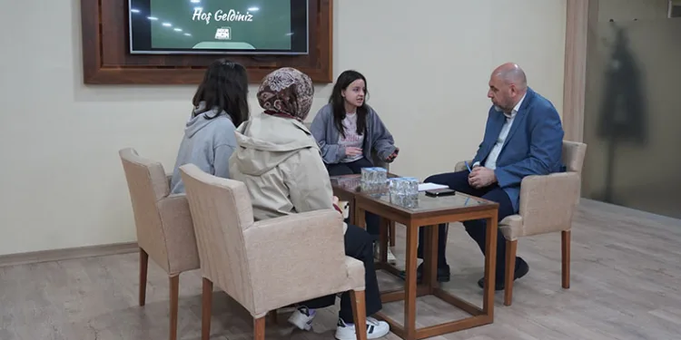 Bekir Aydın, Cuma Buluşmalarında Hemşehrileriyle Kucaklaştı