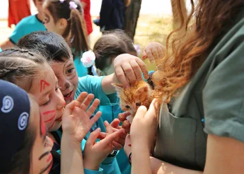 Çocuklara hayvan sevgisi aşılandı