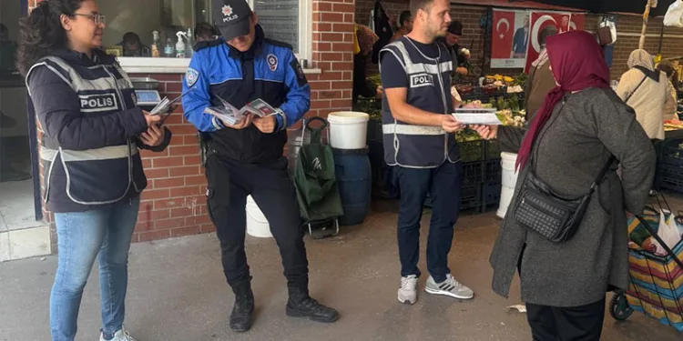 Karacabey’de polis ekipleri KADES uygulamasını tanıttı