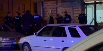 Eşinin boğazından bıçakladığı kadın yaralandı