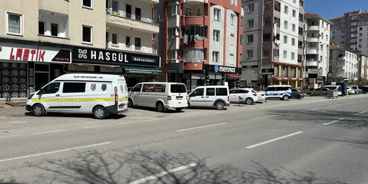 Alışveriş yaptığı sırada husumetlisi tarafından vurulan şahıs öldü