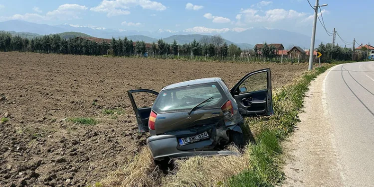 Bursa’da otomobil tarlaya uçtu: 1 yaralı