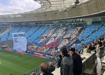 Bursaspor taraftarından maç öncesi muhteşem koreografi