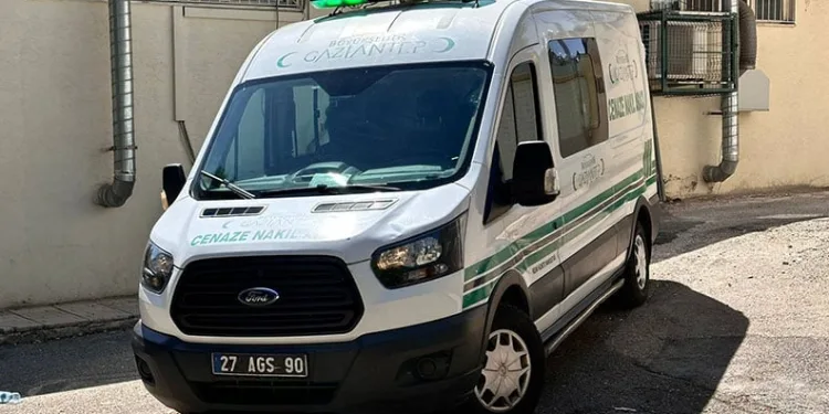 Gaziantep havalimanı girişindeki arbedede silah ateş aldı: 1’i polis 2 yaralı