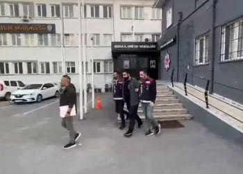 Bursa’da jandarma uyuşturucu imal eden şüphelileri suçüstü yakaladı