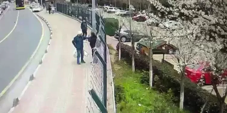 Ticari taksi ile ATV çarpıştı: 2 yaralı