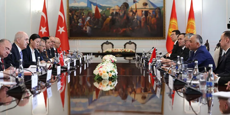 FETÖ elebaşının mezarı camlarla çevrildi
