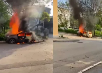 Bursa’da park halindeki otomobil alev topuna döndü