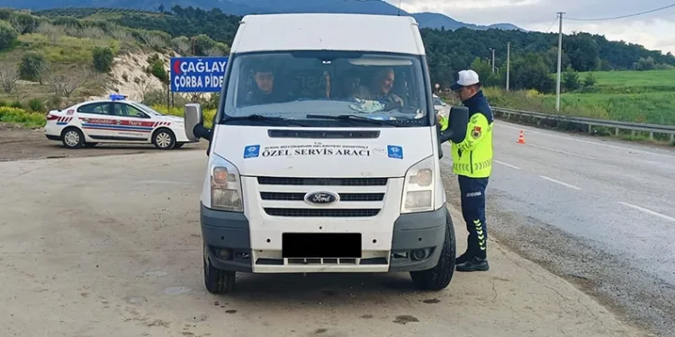 Jandarmadan servis araçlarına denetim