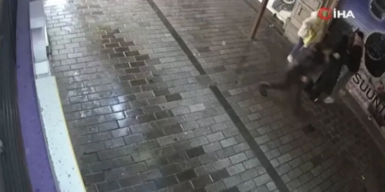 Gaziantep havalimanı girişindeki arbedede silah ateş aldı: 1’i polis 2 yaralı